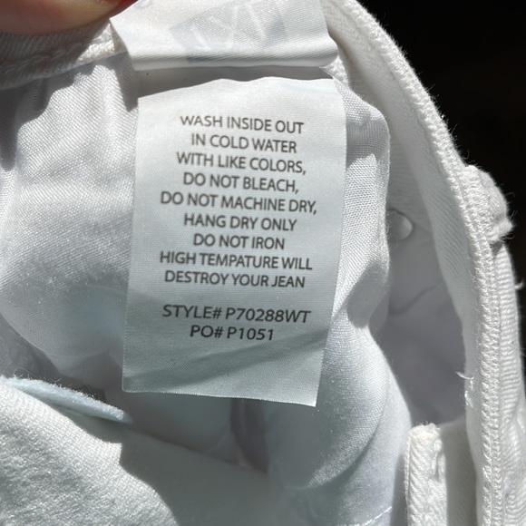 Special A NWT no flaws bright white denim with light ripping - Picture 9 of 12